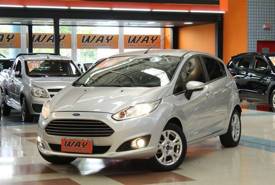 FORD FIESTA 1.6 SE HATCH 16V FLEX 4P POWERSHIFT
